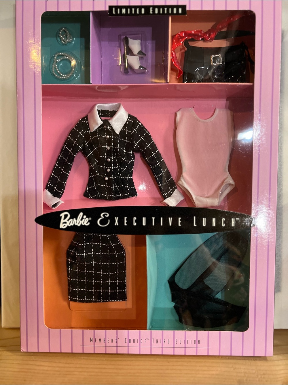 Barbie Executive Lunch Boxed Fashion 1998 Barbie Collector Club NRFB
